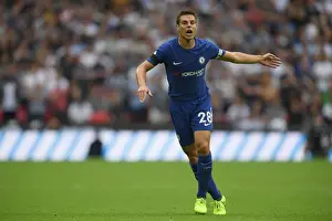 Cesar Azpilicueta in Action: Premier League 2017 - Chelsea vs. Tottenham (Away)