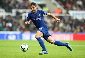 Images Dated 26th August 2018: Cesar Azpilicueta Charges Forward: Newcastle United vs. Chelsea - Premier League
