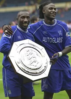 Jimmy Floyd Hasselbaink Collection: Charity Shield Chelsea v Man U