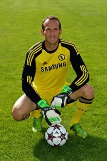 Squad 2013-2014 Season Collection: Chelsea FC 2013-14 Squad: Mark Schwarzer and Team at Cobham Training Ground