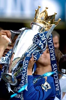 Images Dated 29th April 2006: Chelsea Football Club: Hernan Crespo's Triumphant Moment with the Premier League Trophy (2005-2006)
