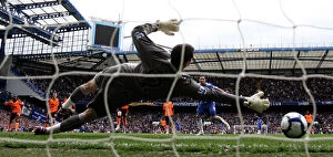 Images Dated 9th May 2010: Frank Lampard's Penalty: Chelsea Secures 2009-2010 Premier League Title vs. Wigan Athletic