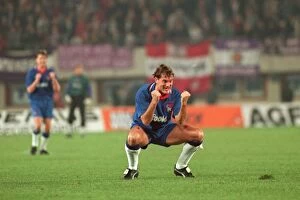 1990's Collection: Glenn Hoddle's Chelsea Celebrate Second Leg Victory over Austria Vienna in European Cup Winners