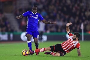 Images Dated 30th October 2016: Intense Battle: Victor Moses vs Charlie Austin - Southampton vs Chelsea, Premier League