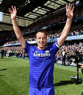 Champions!! Collection: John Terry's Title-Winning Moment: Celebrating Chelsea's Premier League Victory on the Pitch vs