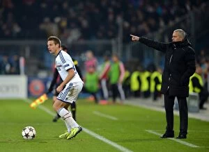 Images Dated 26th November 2013: Mourinho's Gameplan: Chelsea Manager Gives Instructions to Azpilicueta in UEFA Champions League