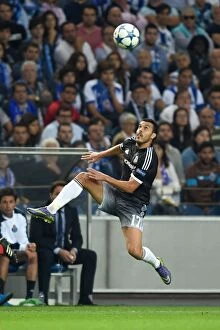 Images Dated 29th September 2015: Pedro in Action: FC Porto vs. Chelsea - UEFA Champions League Group G Match at Estadio do Dragao