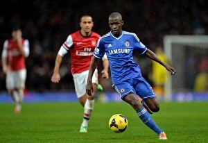 Images Dated 23rd December 2013: Ramires in the Thick of the Battle: Chelsea vs. Arsenal, Barclays Premier League