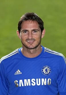 Frank Lampard Collection: Soccer - Chelsea Squad Photocall - Season 2013 / 14 - Cobham Training Ground