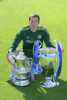 Petr Cech Collection: Soccer - Chelsea Team Photocall - Cobham Training Ground