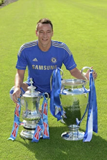 John Terry Collection: Soccer - Chelsea Team Photocall - Cobham Training Ground