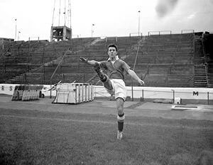 Jimmy Greaves Gallery: Soccer - Football League Division One - Chelsea Training - Stamford Bridge