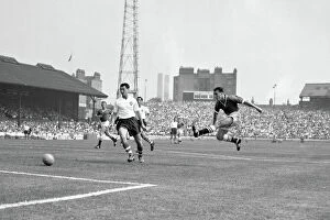 1950's Gallery: Soccer - Football League Division One - Chelsea v Preston North End