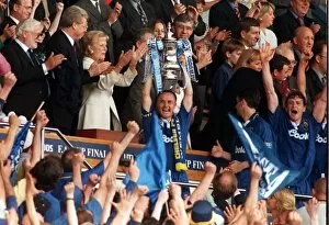 Images Dated 17th May 1997: WEMBLEY Wise with cup