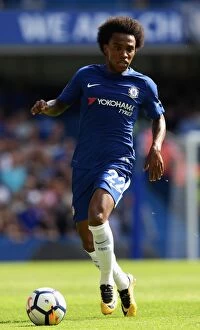 Club Soccer Collection: Willian in Action: Chelsea vs. Everton, Premier League at Stamford Bridge